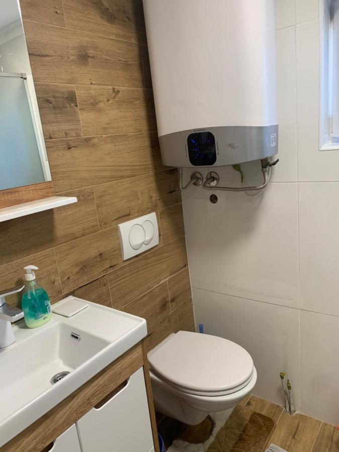 Mika'S Poolhouse Villa Белград Екстериор снимка