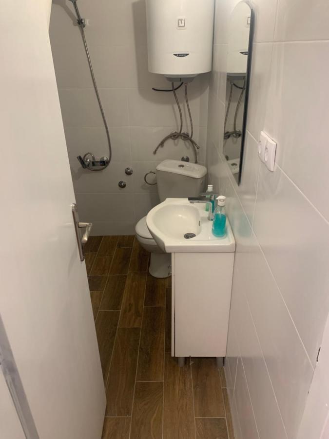 Mika'S Poolhouse Villa Белград Екстериор снимка