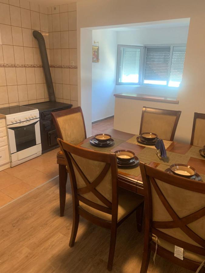 Mika'S Poolhouse Villa Белград Екстериор снимка